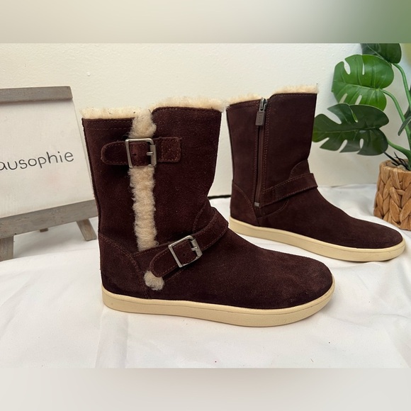 Ugg kids barley Demi brown suede and wool lined rubber sole boot size 13 - Picture 2 of 10